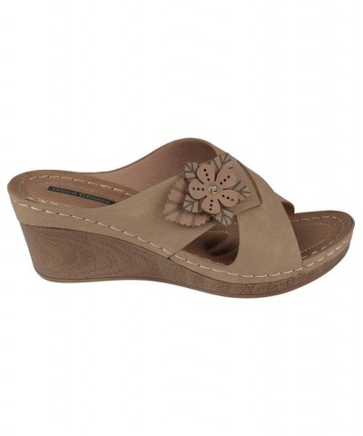 Women's Selly Flower Wedge Sandals Tan/Beige $28.70 Shoes